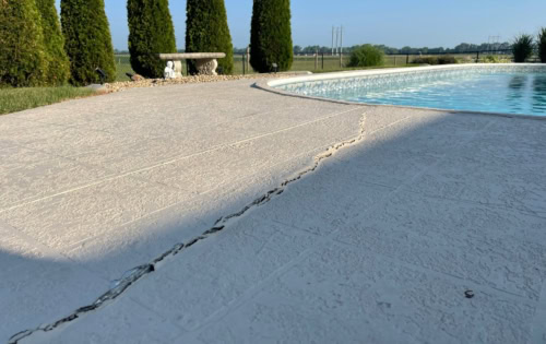 Pool deck cracked concrete